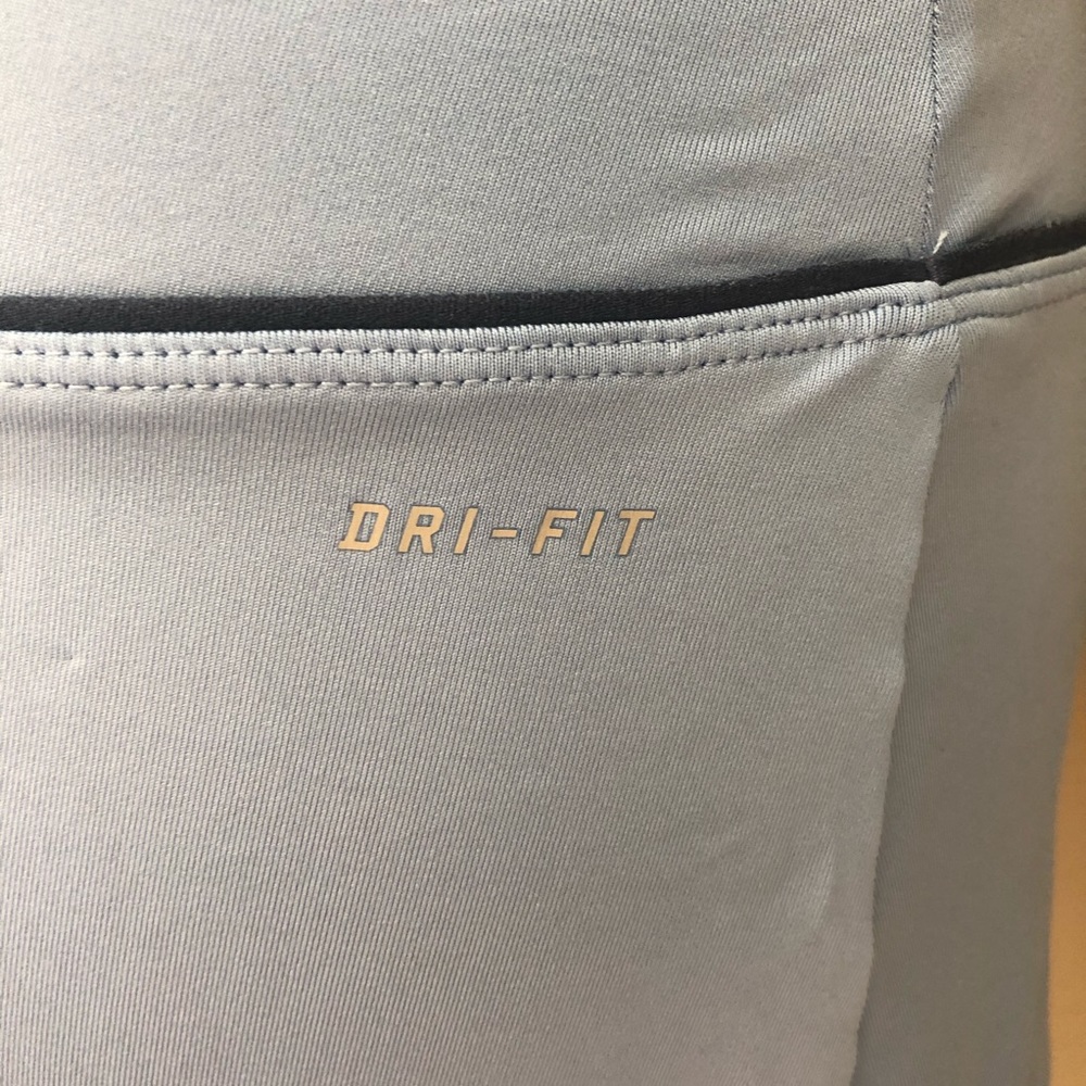 *SOLD* Nike Dri Fit Skort w/ front pleats - Picture 4 of 8